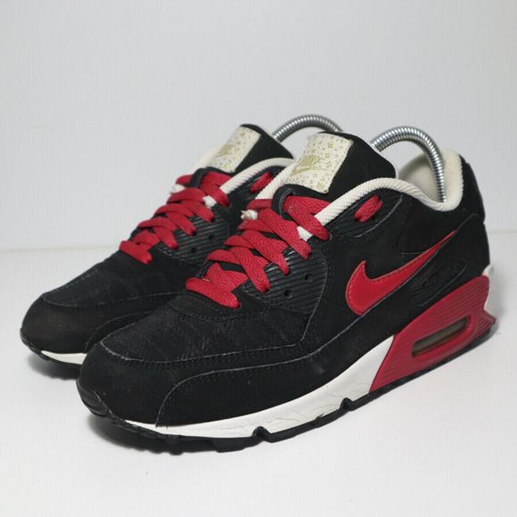 red plaid nike shoes